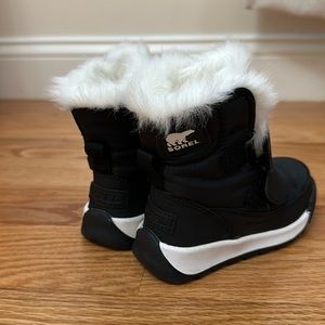 Sorel toddler size 8 black snow boots
